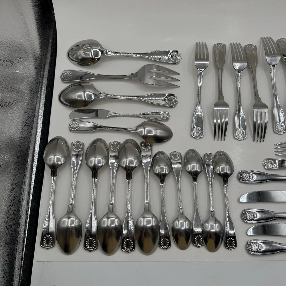 Wallace Country Shell 33 Piece Set 18/8 Stainless Fork Spoon Knife Hostess